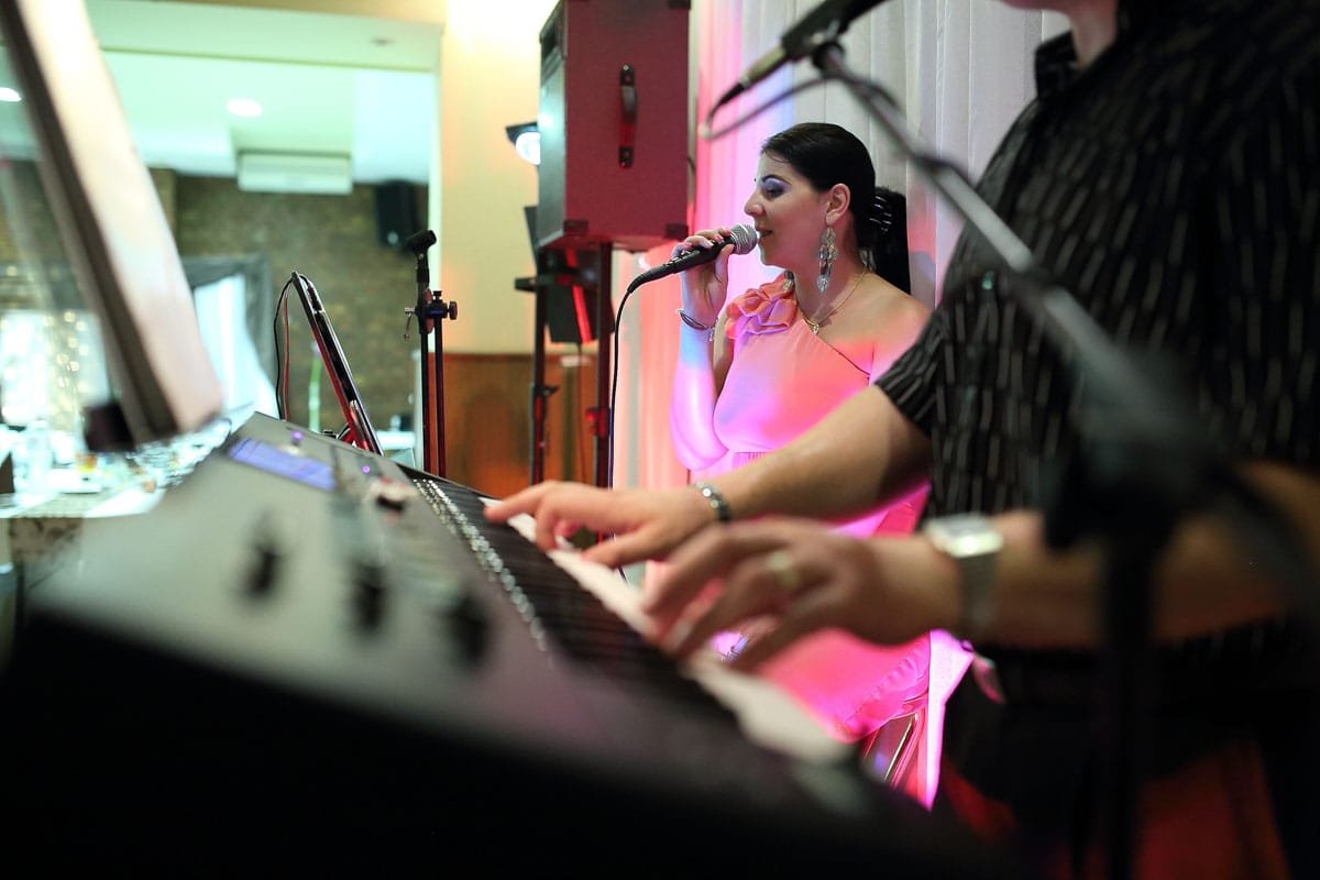 Élőzenei fellépés Debrecenben – Hangulatos zongorakíséret és ének