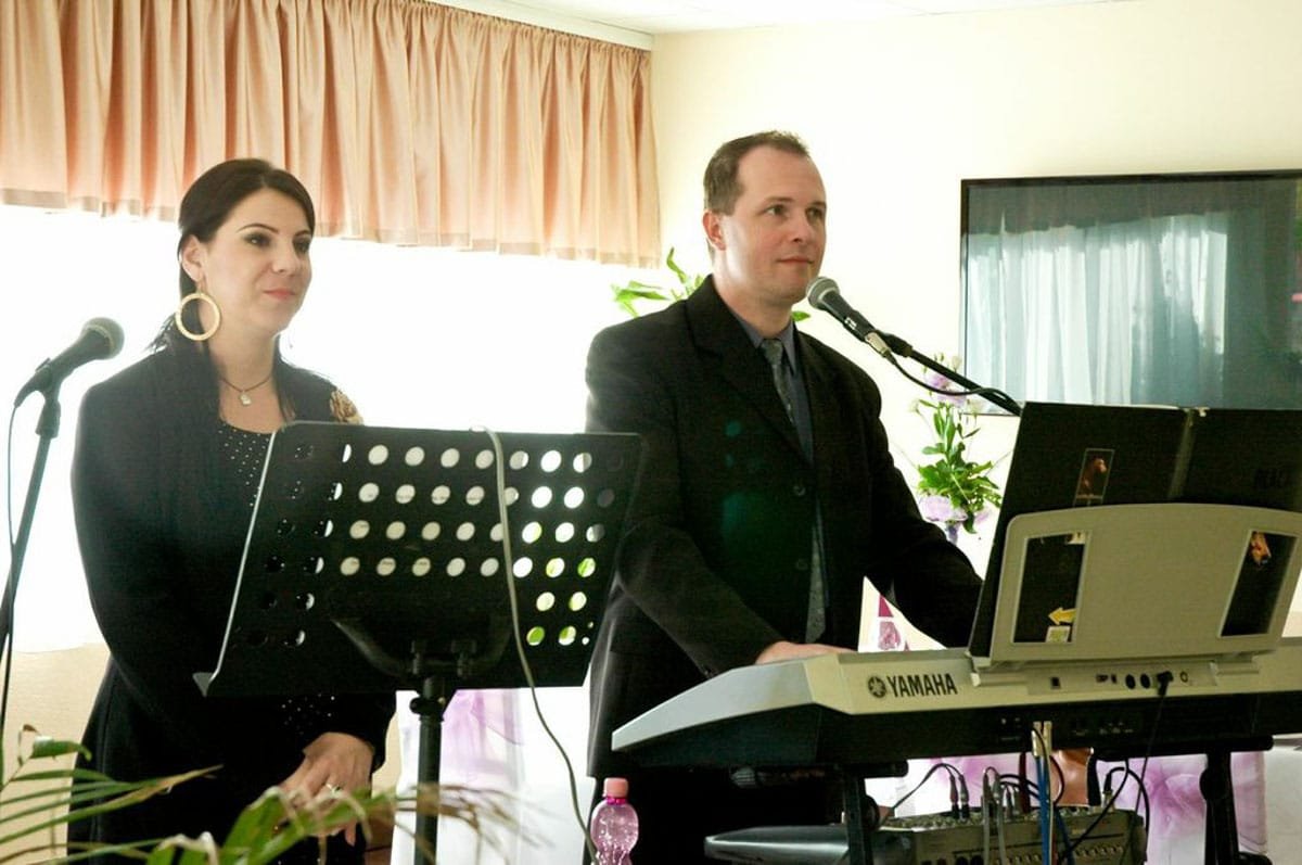 Esküvői zenekar élő fellépése – Debrecen, Szusz Park