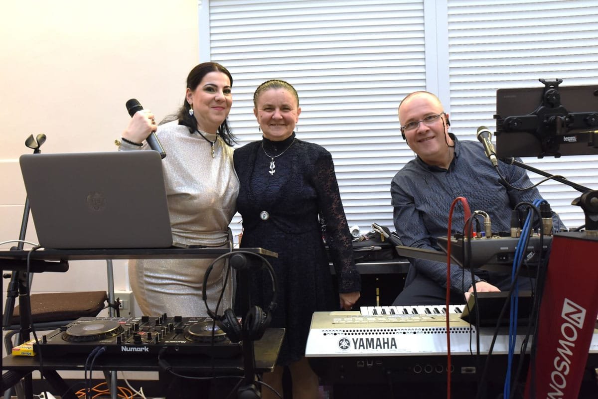 Night Band élőzenei fellépés a Nyíregyházi Campus Étteremben