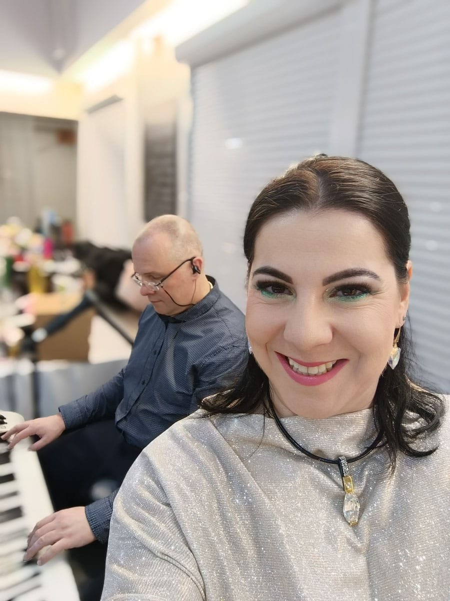 Night Band élőzenei előadás a Nyíregyházi Campus Étteremben