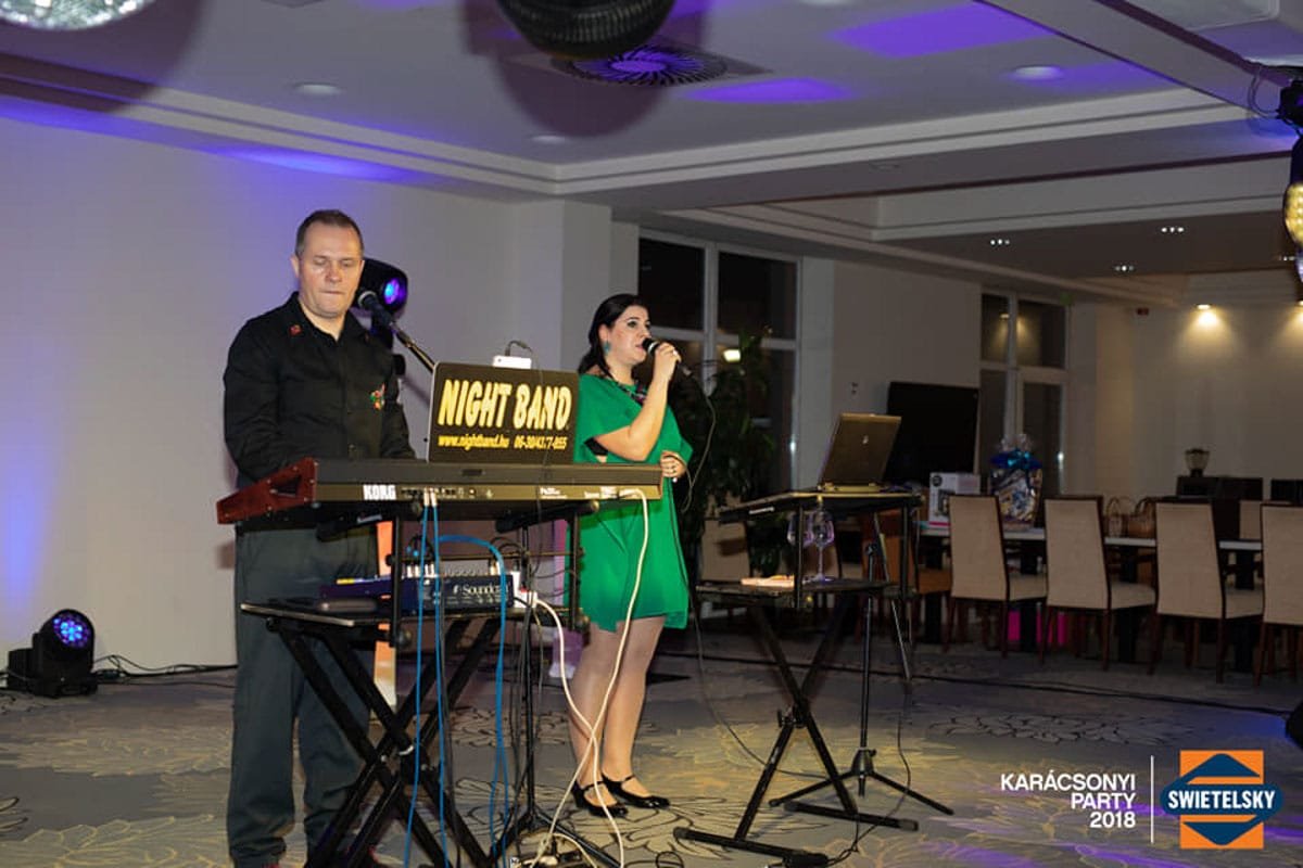 Night Band esküvői zenekar – Elegáns fellépés Siófokon